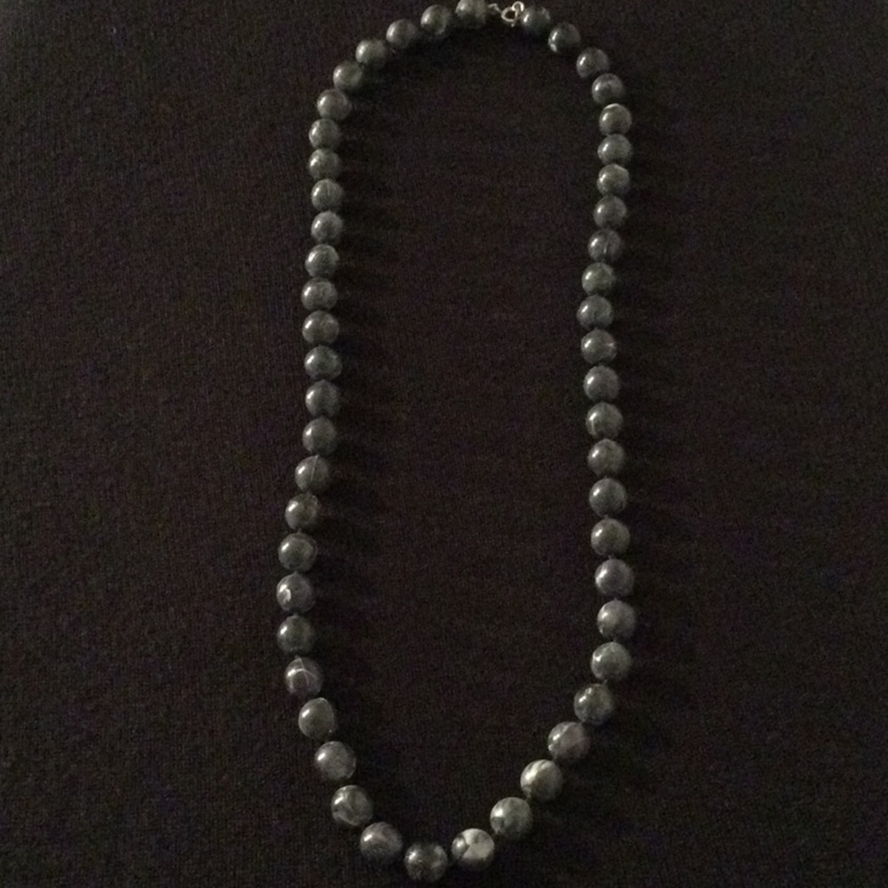 Gray & white marbled beaded necklace.